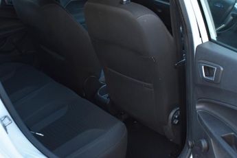 Ford Fiesta 1.6 Zetec Hatchback 5dr Petrol Powershift Euro 5 (105 ps)