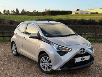 Toyota AYGO 1.0 VVT-i x-play Hatchback 5dr Petrol Manual Euro 6 (71 ps)