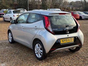 Toyota Aygo 1.0 VVT-i x-play Hatchback 5dr Petrol Manual Euro 6 (71 ps)