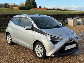 Toyota Aygo 1.0 VVT-i x-play Hatchback 5dr Petrol Manual Euro 6 (71 ps)