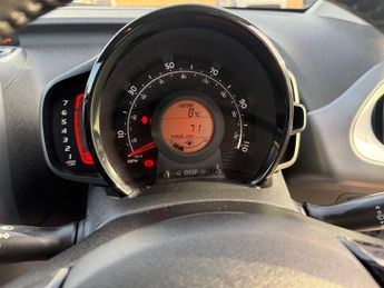 Toyota Aygo 1.0 VVT-i x-play Hatchback 5dr Petrol Manual Euro 6 (71 ps)