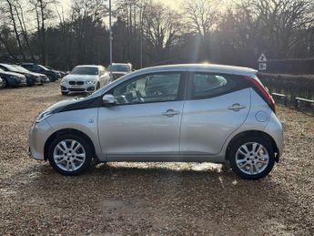 Toyota Aygo 1.0 VVT-i x-play Hatchback 5dr Petrol Manual Euro 6 (71 ps)