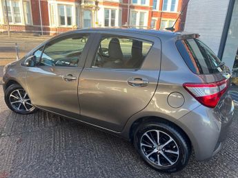 Toyota Yaris VVT-I ICON TECH