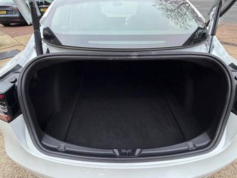 Tesla Model 3 Standard Range Plus Auto RWD 4dr