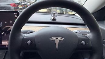 Tesla Model 3 Standard Range Plus Auto RWD 4dr