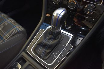 Volkswagen Golf 1.4 TSI 8.7kWh GTE Advance Hatchback 5dr Petrol Plug-in Hybrid D