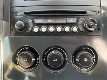 Peugeot 3008 1.6 e-HDi Active SUV 5dr Diesel EGC Euro 5 (s/s) (112 ps)