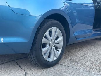 Volkswagen Golf 1.2 TSI BlueMotion Tech S Estate DSG Euro 5 (s/s) (105 ps)