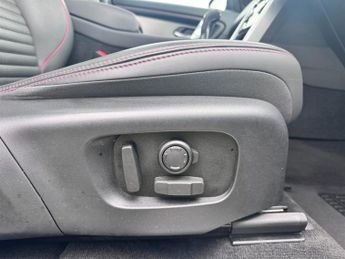 Land Rover Discovery Sport R-DYNAMIC HSE P250 7 SEATS