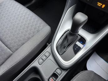 Toyota Yaris 1.5 VVT-h Icon E-CVT Euro 6 (s/s) 5dr