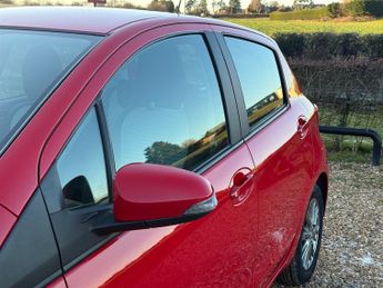 Toyota Yaris 1.5 VVT-h Icon Hatchback 5dr Petrol Hybrid E-CVT Euro 6 (s/s) (1