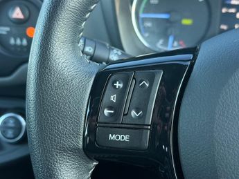 Toyota Yaris 1.5 VVT-h Icon Hatchback 5dr Petrol Hybrid E-CVT Euro 6 (s/s) (1