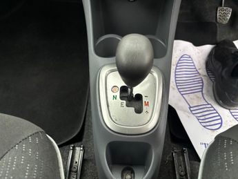 Peugeot 107 1.0 12V Urban Hatchback 3dr Petrol 2 Tronic Euro 4 (68 ps)