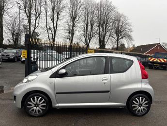 Peugeot 107 1.0 12V Urban Hatchback 3dr Petrol 2 Tronic Euro 4 (68 ps)