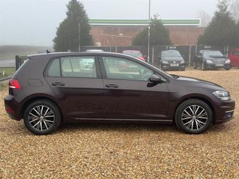 Volkswagen Golf 2.0 TDI BlueMotion Tech SE Nav Hatchback 5dr Diesel DSG Euro 6 (