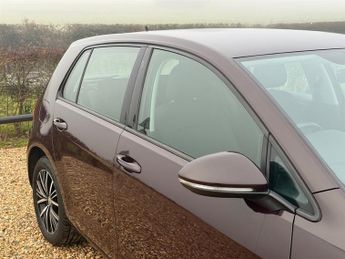 Volkswagen Golf 2.0 TDI BlueMotion Tech SE Nav Hatchback 5dr Diesel DSG Euro 6 (