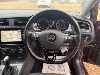 Volkswagen Golf 2.0 TDI BlueMotion Tech SE Nav Hatchback 5dr Diesel DSG Euro 6 (