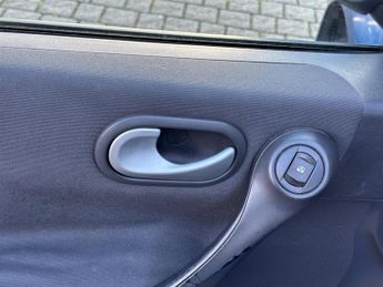 Renault Megane 1.6 VVT Extreme 5dr