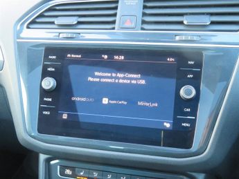 Volkswagen Tiguan R-LINE TDI DSG AUTOMATIC