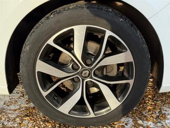 Renault Megane 1.5 Blue dCi Iconic Sport Tourer 5dr Diesel Manual Euro 6 (s/s) 