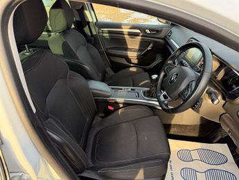 Renault Megane 1.5 Blue dCi Iconic Sport Tourer 5dr Diesel Manual Euro 6 (s/s) 