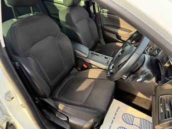 Renault Megane 1.5 Blue dCi Iconic Sport Tourer 5dr Diesel Manual Euro 6 (s/s) 