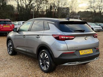 Vauxhall Grandland X 1.2 Turbo Sport Nav SUV 5dr Petrol Manual Euro 6 (s/s) (130 ps)
