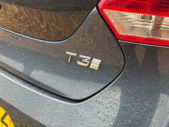 Volvo V40 2.0 T3 GPF Inscription Hatchback 5dr Petrol Manual Euro 6 (s/s) 