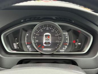 Volvo V40 2.0 T3 GPF Inscription Hatchback 5dr Petrol Manual Euro 6 (s/s) 