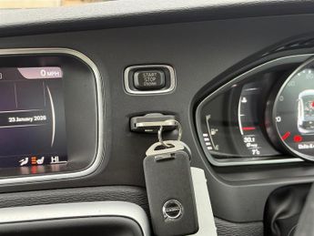 Volvo V40 2.0 T3 GPF Inscription Hatchback 5dr Petrol Manual Euro 6 (s/s) 