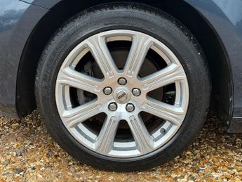 Volvo V40 2.0 T3 GPF Inscription Hatchback 5dr Petrol Manual Euro 6 (s/s) 