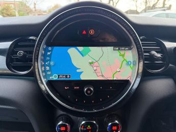 MINI Electric Hatch Cooper SE 32.6kWh Level 2 Hatchback 3dr Auto (184 ps)