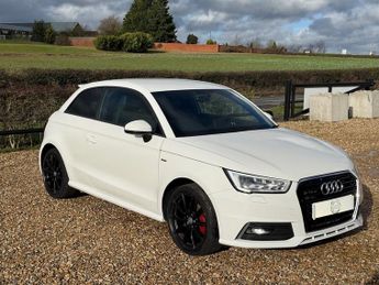 Audi A1 1.4 TFSI S line Hatchback 3dr Petrol S Tronic Euro 6 (s/s) (Nav)