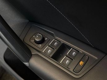 Volkswagen Tiguan 2.0 TDI R-Line DSG 4Motion Euro 6 (s/s) 5dr