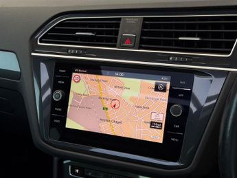 Volkswagen Tiguan 2.0 TDI R-Line DSG 4Motion Euro 6 (s/s) 5dr