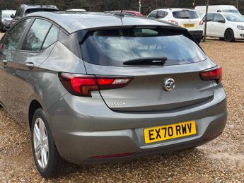 Vauxhall Astra 1.5 Turbo D Business Edition Nav Hatchback 5dr Diesel Manual Eur