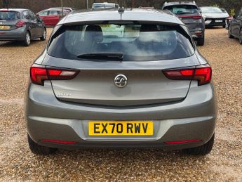 Vauxhall Astra 1.5 Turbo D Business Edition Nav Hatchback 5dr Diesel Manual Eur