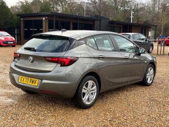 Vauxhall Astra 1.5 Turbo D Business Edition Nav Hatchback 5dr Diesel Manual Eur