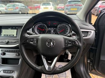 Vauxhall Astra 1.5 Turbo D Business Edition Nav Hatchback 5dr Diesel Manual Eur