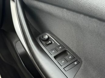 Vauxhall Astra 1.5 Turbo D Business Edition Nav Hatchback 5dr Diesel Manual Eur