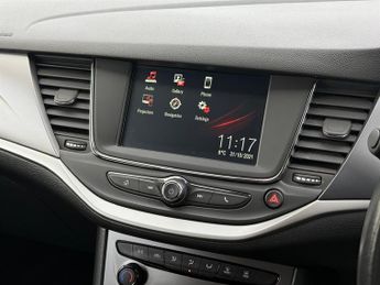 Vauxhall Astra 1.5 Turbo D Business Edition Nav Hatchback 5dr Diesel Manual Eur