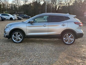 Nissan Qashqai 1.3 DIG-T N-Motion SUV 5dr Petrol Manual Euro 6 (s/s) (140 ps)