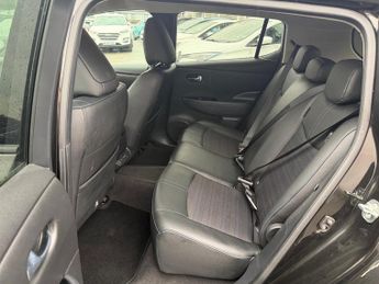 Nissan Leaf 40kWh N-Connecta Hatchback 5dr Electric Auto (150 ps)