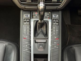 Porsche Macan 2.0T PDK 4WD Euro 6 (s/s) 5dr