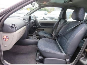 Renault Clio EXPRESSION 16V