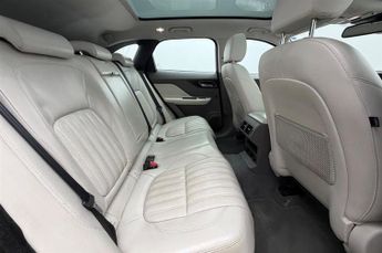 Jaguar F-Pace 2.0 D180 Portfolio Auto AWD Euro 6 (s/s) 5dr