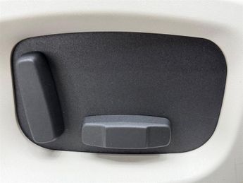 Jaguar F-Pace 2.0 D180 Portfolio Auto AWD Euro 6 (s/s) 5dr