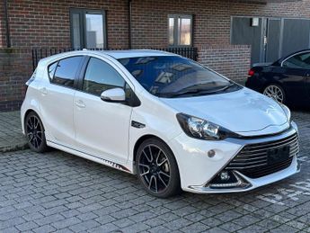 Toyota Yaris Aqua 1.5 VVT-h Sport E-CVT Hybrid