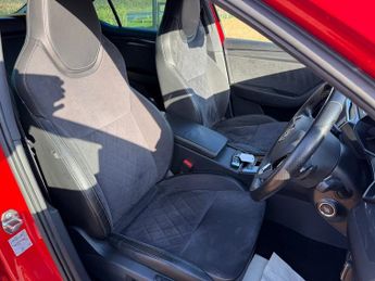 Skoda Superb 2.0 TSI SportLine Hatchback 5dr Petrol DSG Euro 6 (s/s) (220 ps)