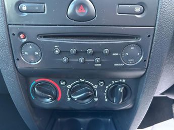 Renault Clio 1.4 16v Expression Hatchback 3dr Petrol Automatic (174 g/km, 98 